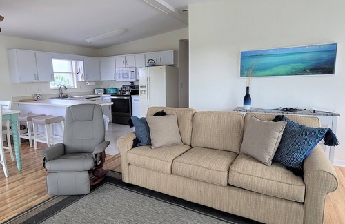 Marathon House | 3 BR/2 BA, Canal Front Home, Private Dock for 40' Boat & 1 mi to Beach