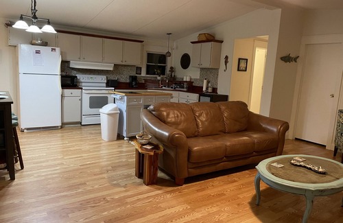 St. James House | 3 BR 2 BA. Gated community w/Amenities & Water View