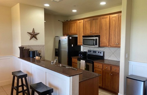 Jonestown Condo | 3 BR/2 BA Villa Hollows Luxury Resort/Lake Travis