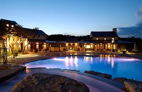 Jonestown Condo | 3 BR/2 BA Villa Hollows Luxury Resort/Lake Travis