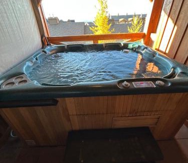 Big White Ski Resort Apartment | 3 BR 3 Bath ski in ski out with private hot tub