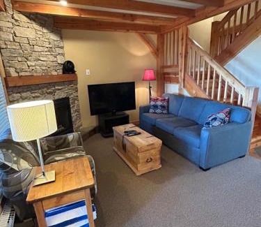 Big White Ski Resort Apartment | 3 BR 3 Bath ski in ski out with private hot tub