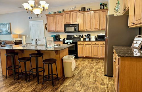 Hollister Condo | 3 BR, 3 Bath, with Dock Access. Lower level with walkout to the lake.