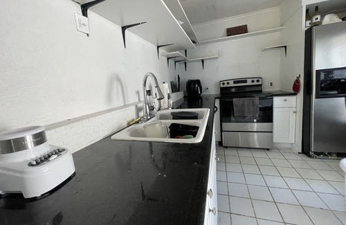 Houston House | 3 BR big back yard for events