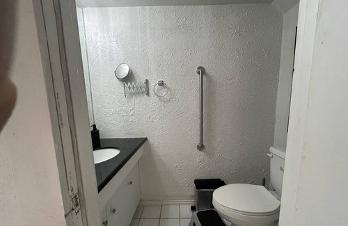 Houston House | 3 BR big back yard for events