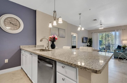 Windsor Hills Condo | 3-BR Condo | 2 Miles to Disney | Steps to Pool & Water Park