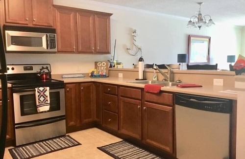 Alexander City Condo | 3 BR condo with dedicated deep water boat slip!