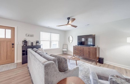 Mount Holly House | 3-BR Cozy Mt. Holly River Retreat —Fire Pit—USNWC!