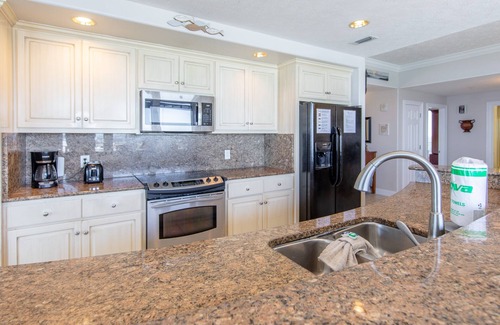 Thomas Drive Condo | 3 Br* Gulf Crest End Unit King Size Beds All Bedrooms Beach Chairs Included