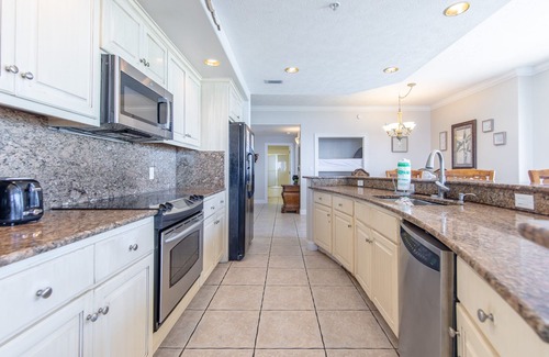 Thomas Drive Condo | 3 Br* Gulf Crest End Unit King Size Beds All Bedrooms Beach Chairs Included