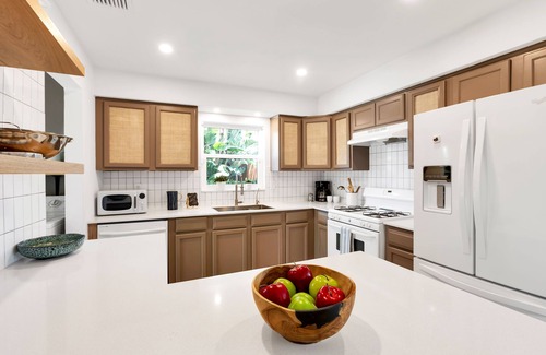 Central Corals House | 3 Br home, Clean, Close to Beach, Relaxing Vibe