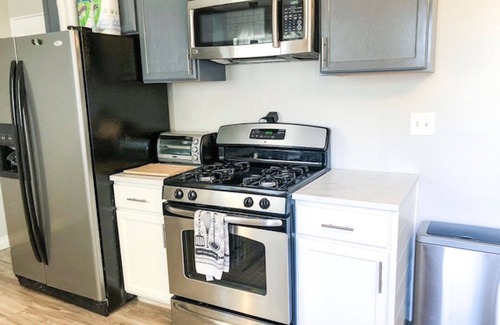Bonneville Apartment | 3 BR Modern Home Near Mountains!