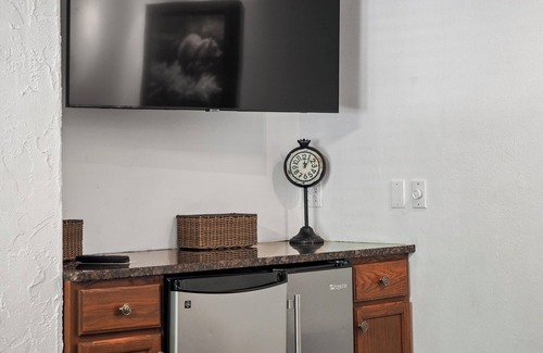 Boyne Falls Condo | 3 BR Mountain Villa | Community Pool | 3 BR | Steps to Boyne Mountain Resort