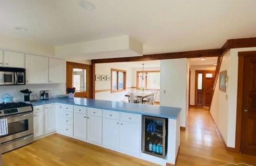 Lagoon Heights House | 3-BR Oak Bluffs Escape - Quick Trip to Towns & Beaches!