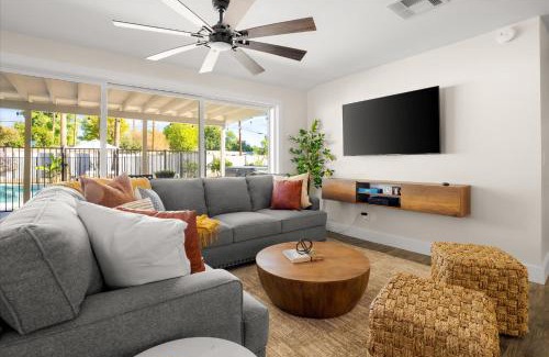 Hacienda Granada House | 3 Br Paradise Pool Hot Tub Fire Pit Ping Pong