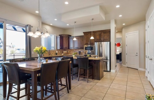 Washington House | 3-BR Retreat w/Pool Near Golf & Nature, Sleeps 10