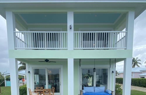 Treasure Cay House | 3 BR sleeps 10 WATER FRONT w BOAT SLIP + FABULOUS POOL