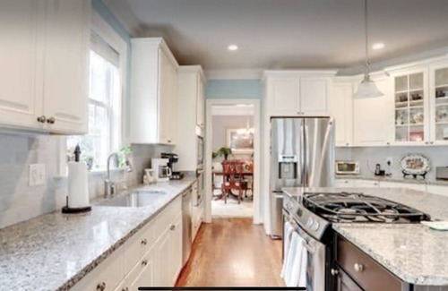 Fort Hunt House | 3 BR, sleeps 6, Alexandria, DC, perfect for family trip with plenty of space!