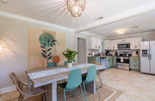 Temple Crest House | 3 BR w/Riverview & Fenced in Yard, Near Busch Gardens, USF, Hospitals & Ybor