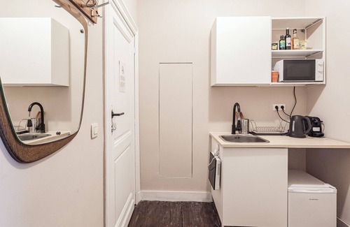 Brussels Apartment | 3/Comenstay.be/Cozy Mezzanine Bedroom Duplex-Bathtub+Boardgames @ City Center!