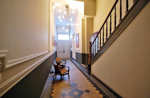Brussels Apartment | 3/Comenstay.be/Cozy Mezzanine Bedroom Duplex-Bathtub+Boardgames @ City Center!