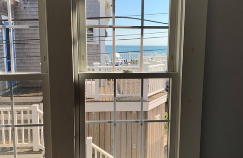 West Dennis Cottage | 3 Doors from Private Beach on Nantucket Sound
