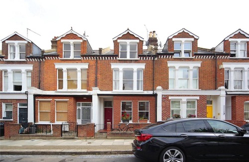 Wandsworth Apartment | 3 Double Bedroom Garden Cottage near Wandsworth Common