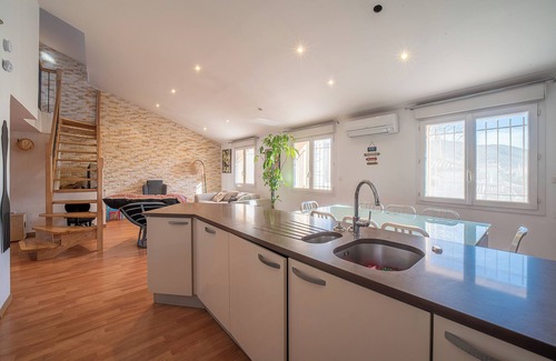 Le Boulou Apartment | 3* family duplex near the sea, Spain and the mountains. Pets allowed