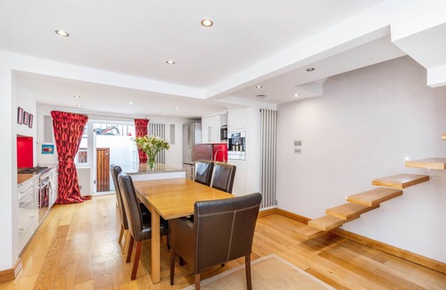 Chelsea House | 3-Floor Chelsea Townhouse in a Quiet Private Road