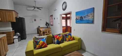 Sliema Villa | 3 Floors Villa on Promenade 4 bedrooms 3 bathrooms V1