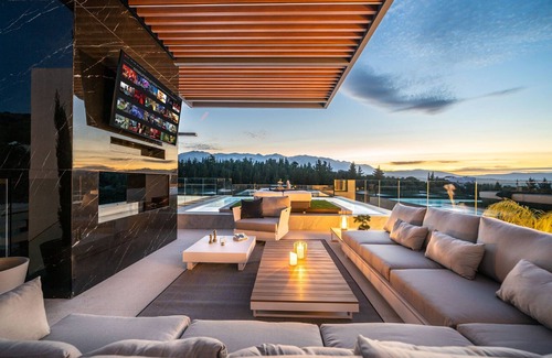 Almyrida Villa | 3’ from the Beach/3 Pools with Jacuzzi/Outdoor Pool Cinema/Tennis Court