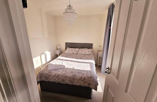 Telford Bed & Breakfast | 3 Guest Rooms in a 3bed house with kitchen, ENSUITE options also available
