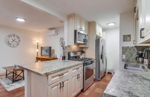 Central Mission Beach Condo | 3 Houses to Beach * Exclusive Yard * Fire Pit * 2 Parking