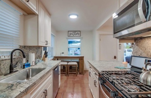 Central Mission Beach Condo | 3 Houses to Beach * Exclusive Yard * Fire Pit * 2 Parking