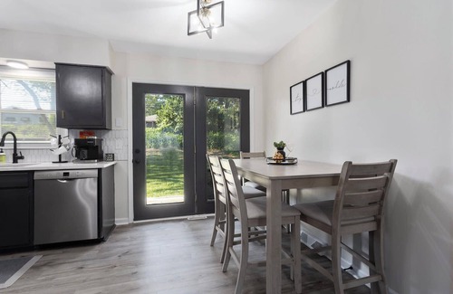 Lee's Summit House | 3 KingBeds-Great for Families|Walkable to Shops