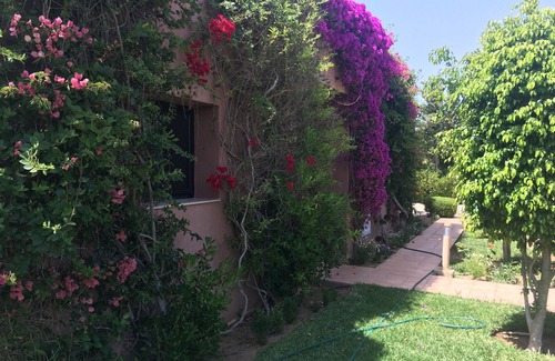 La Marsa Villa | 3 Kingsize bedrooms with beautiful garden and swimming pool on a golf course