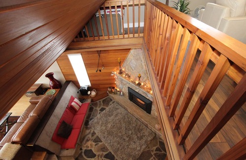 Grand Bend House | 3 levels w/9 comfy beds. Steps from Pinery Park, ideal for large groups