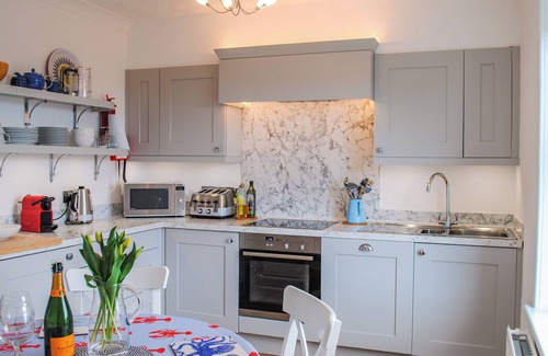 Salcombe Cottage | 3 MELBURY, family friendly, with a garden in Salcombe