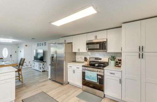 Apollo Beach House | 3 Mi to Apollo Beach Preserve Family Retreat!