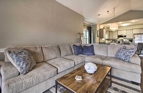 Central Myrtle Beach Condo | < 3 Mi to Broadway at the Beach: Updated Condo!