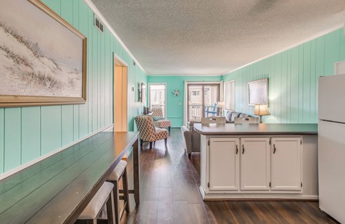 Myrtle Beach Condo | 3 Mi to Broadway at the Beach: Oceanfront Getaway!