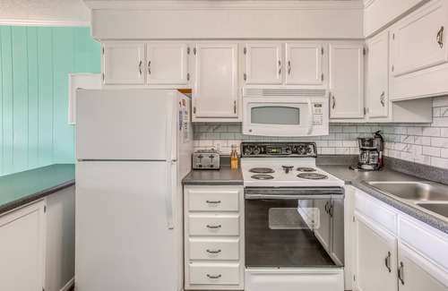 Myrtle Beach Condo | 3 Mi to Broadway at the Beach: Oceanfront Getaway!