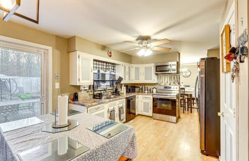 Dover House | 3 Mi to Dover Motor Speedway Pet-Friendly Retreat