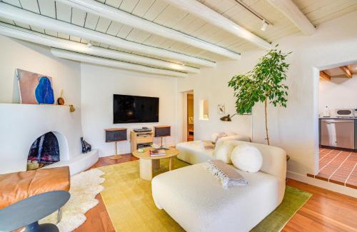 Southside Apartment | 3 Mi to Downtown - Condo with Hot Tub in Santa Fe!