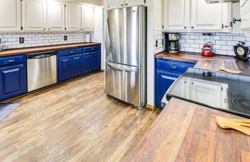 Roswell House | 3 Mi to Downtown Roswell Home with Patio and Yard
