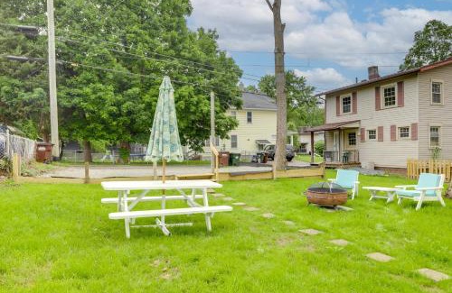 Dayton House | 3 Mi to Dtwn Dog-Friendly Retreat in Dayton