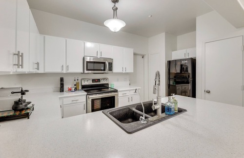 Mesa House | 3 Mi to Dtwn: Mesa Townhome w/Patio