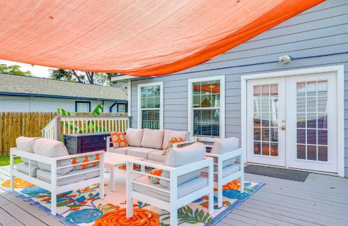 Denver Heights House | 3 Mi to Dtwn San Antonio Home with Deck and Casita!