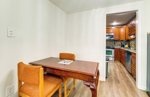 Herndon Apartment | 3 Mi to Dulles Airport: D.c. Area Townhome