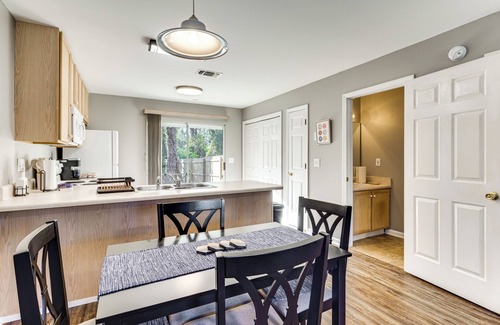 Lake Bradford -Cascade Lake House | 3 Mi to FSU: Townhome w/Patio in Tallahassee!